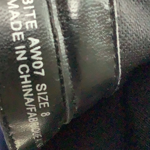 Black patterned boot - Picture 9 of 10